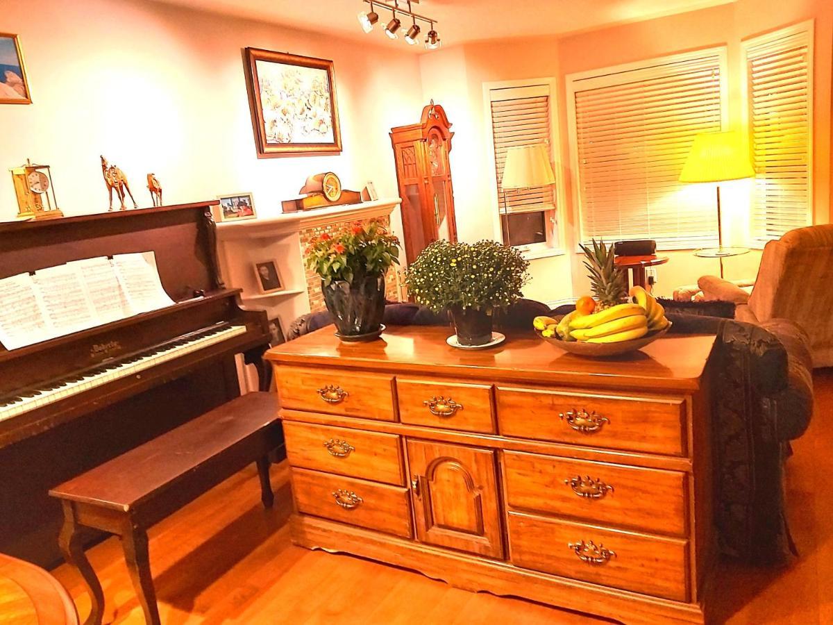 Lovely Comfy Home Private Bath In Central YYC Exteriér fotografie