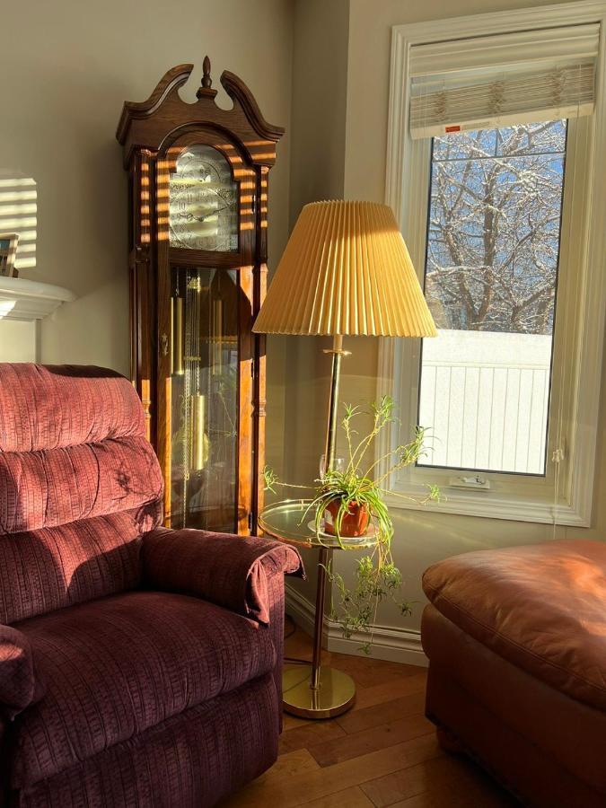 Lovely Comfy Home Private Bath In Central YYC Exteriér fotografie