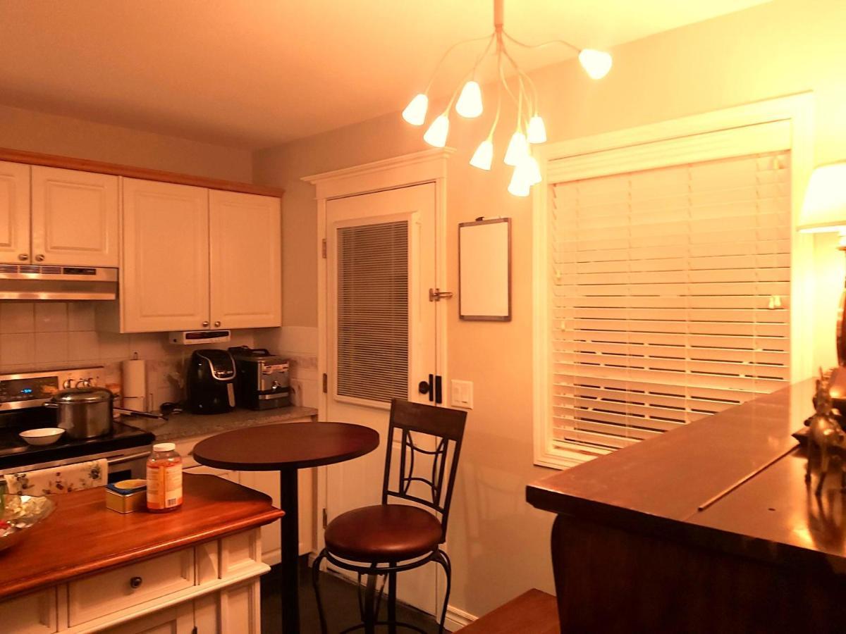 Lovely Comfy Home Private Bath In Central YYC Exteriér fotografie